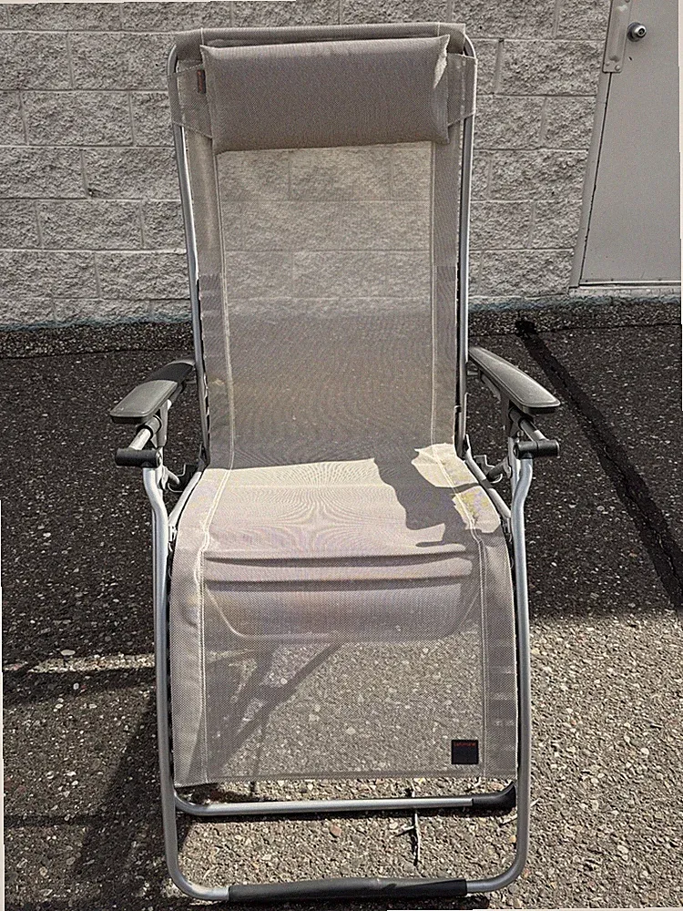 Lafuma Futura XL Zero Gravity Steel Framed Lawn Recliner Chair, Seigle (Used)